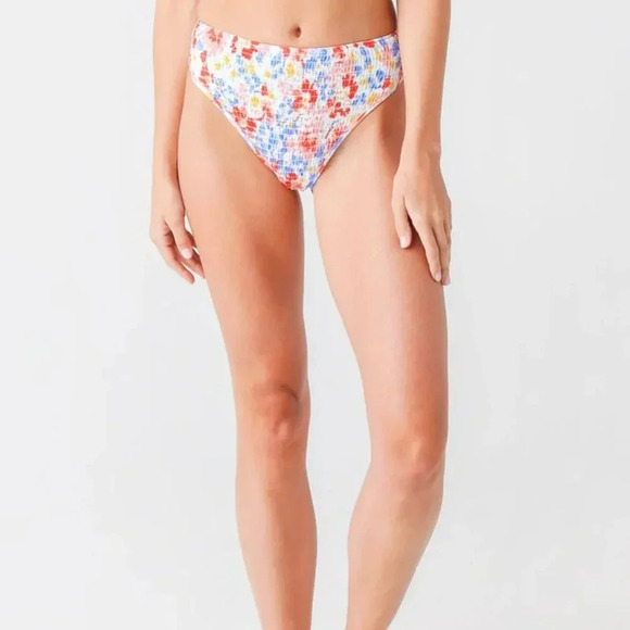 L*Space Forever Flowers Izzie Bikini Top & Barlette Bottoms, flowers forever - Picture 5 of 15